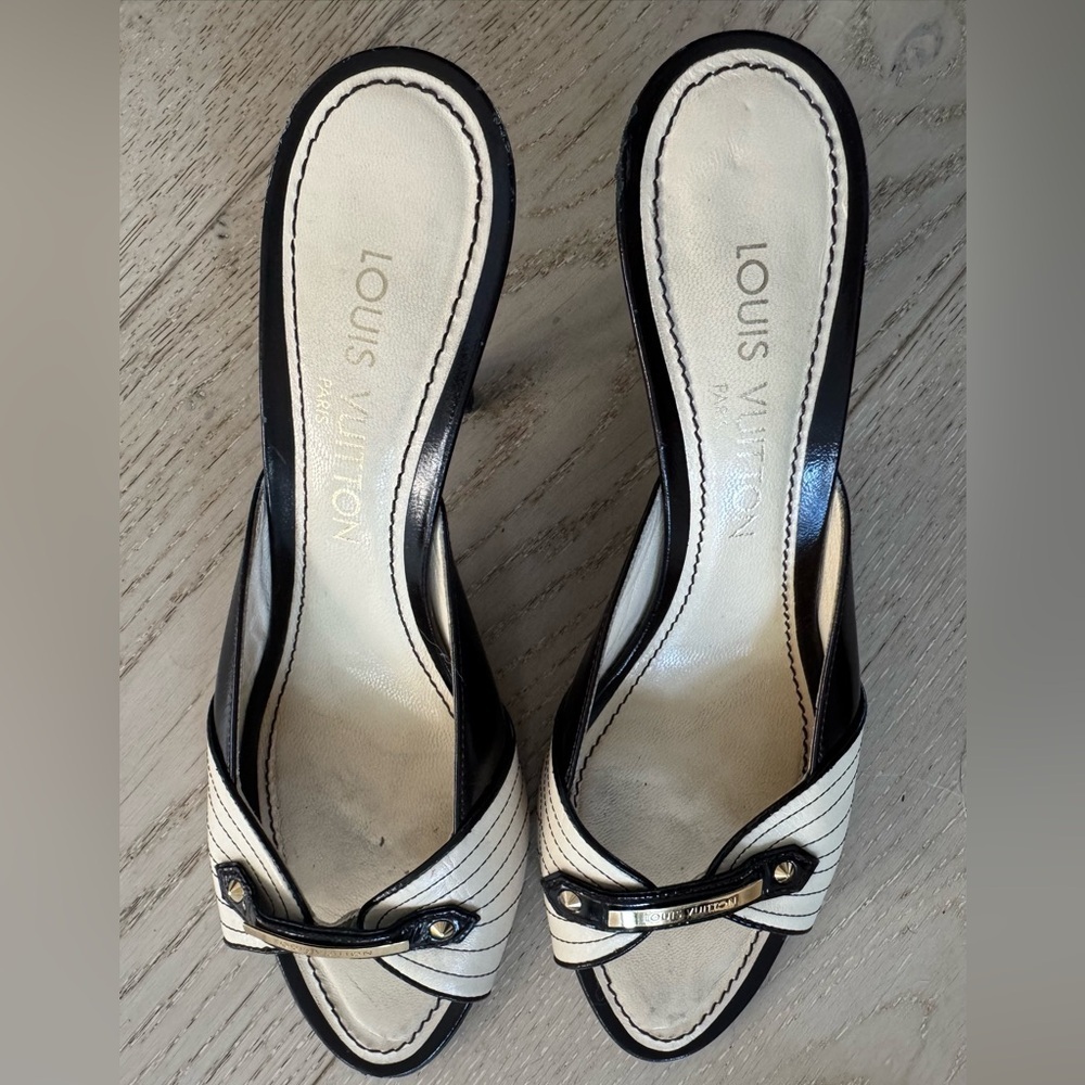 Louis Vuitton Vintage cream black mid heel mules sandals slides EU 38 - Picture 4 of 10